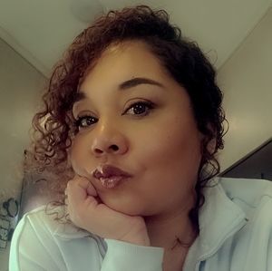 Meet your Posher, Yolanda